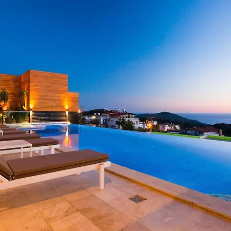 7 Bedroom Luxury Willa