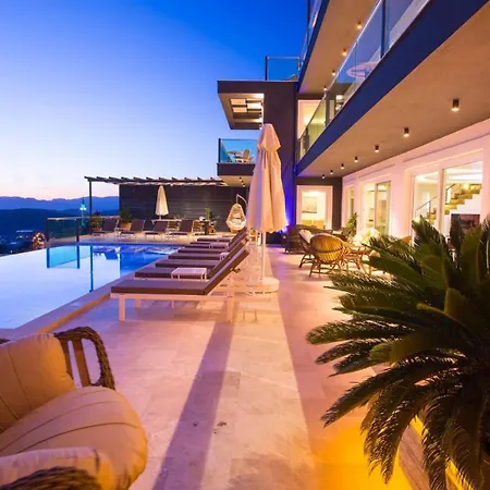 7 Bedroom Luxury