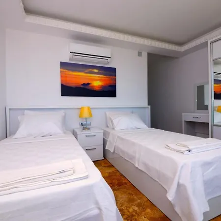 7 Bedroom 1115 Villa