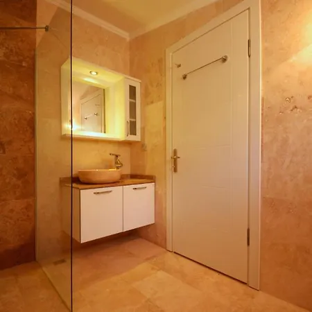 7 Bedroom 1115