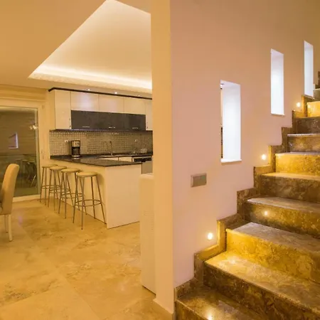 Villa 7 Bedroom 1115 *